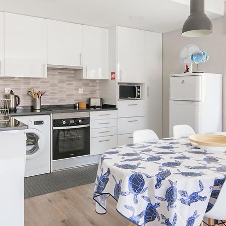 1 Bedroom Beach Apartment With Balcony 2 Min Walk To The Beach! Costa de Caparica Eksteriør bilde