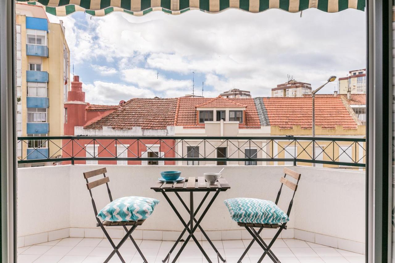 1 Bedroom Beach Apartment With Balcony 2 Min Walk To The Beach! Costa de Caparica Eksteriør bilde